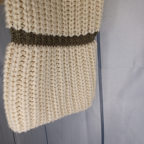 Moon & Madison cropped striped 90’s sweater - Picture 7 of 10